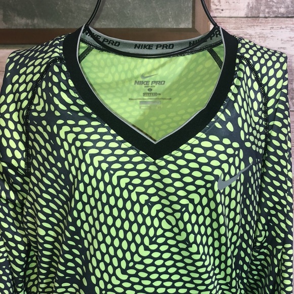 Nike pro fitted long sleeve shirt geographic print green black and gray small​​ - Picture 2 of 4